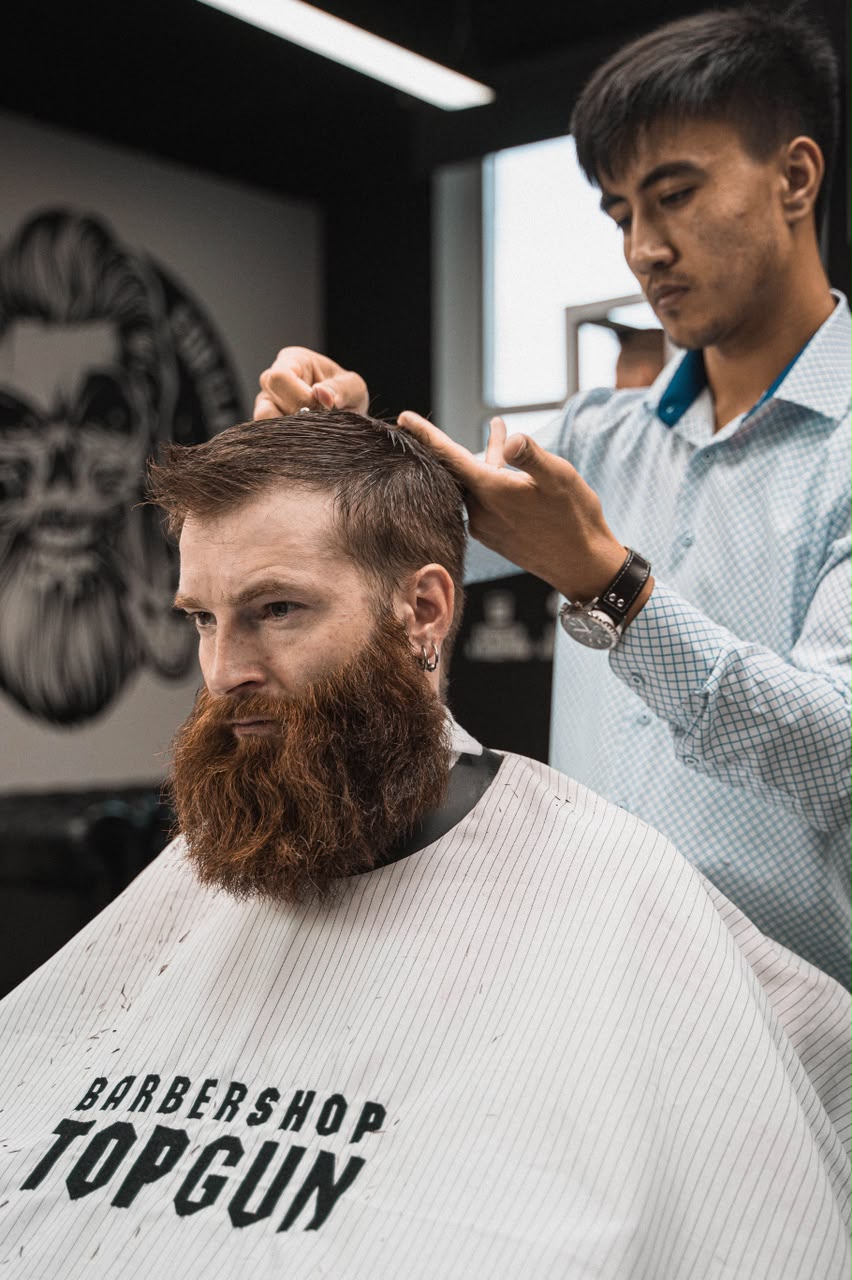 Master barber at work